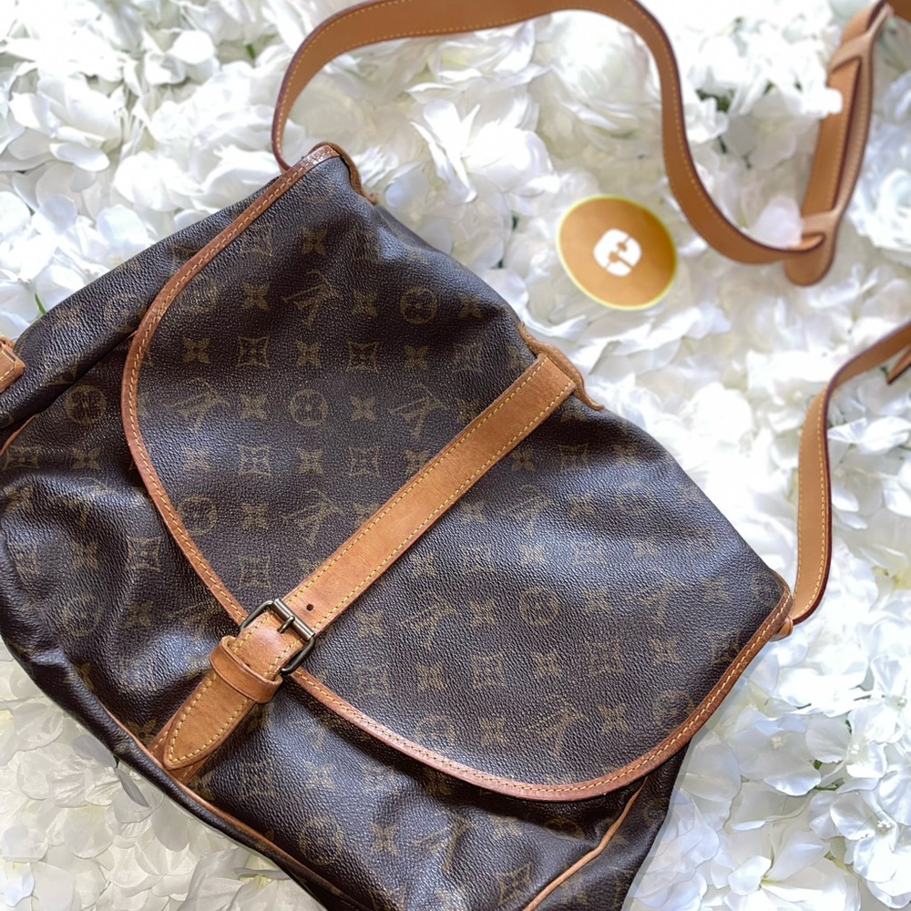 Louis Vuitton Saumur 35 Vintage Monogram Crossbody Messenger Bag with COA